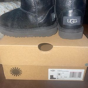 Uggs toddler size 6c